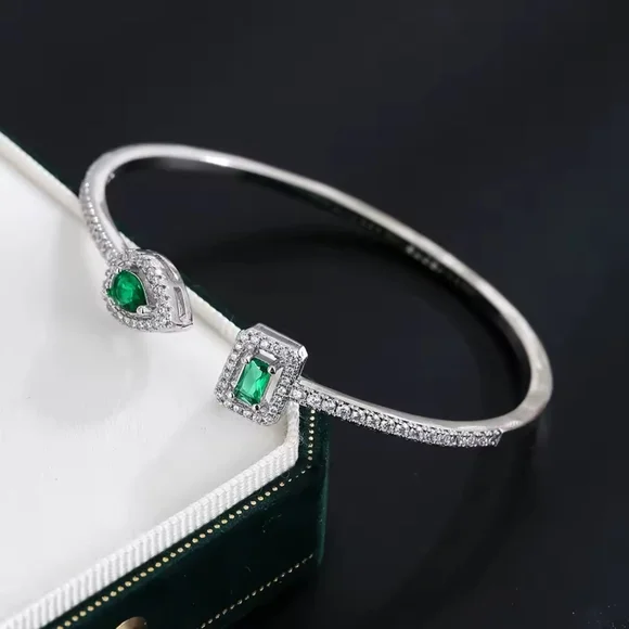 Silver Bracelet and Ring Set with Emerald-Green Stones - Picture 3 of 4